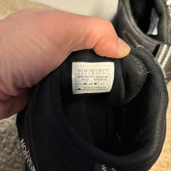 ⛰️ North Face Kids Youth Fastpack Hiker Mid Waterproof Boots - size 6 - Picture 3 of 7